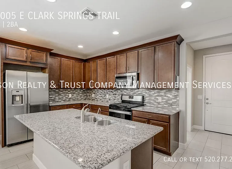 10005 E Clark Springs Trl — Photo 3