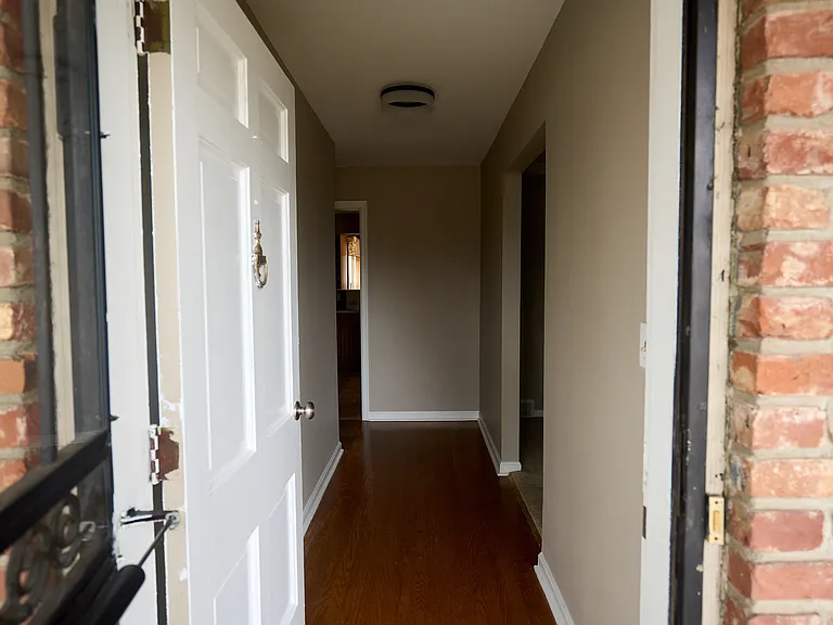 2432 Merriwood Dr — Photo 2