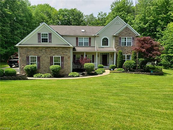 2nd image of 1141 Tanglewood Dr
