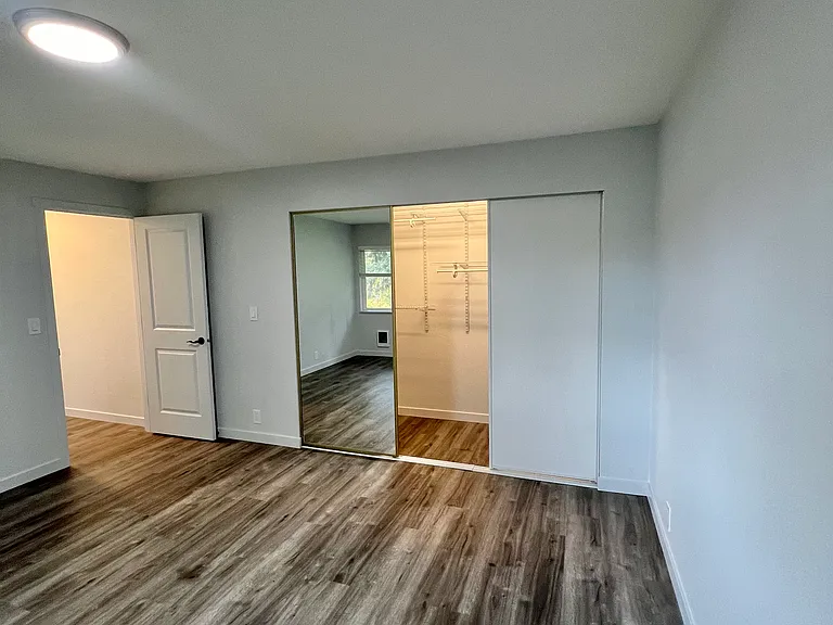 19215 15th Ave NE #103 — Photo 16