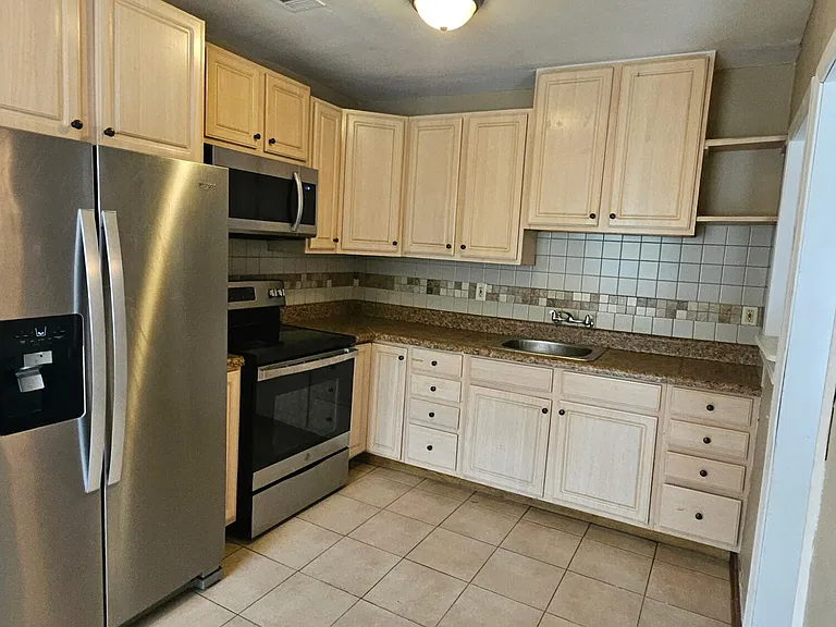 1164 Maynard St — Photo 4
