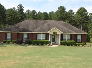 121 Bob White Ct, Tallassee, AL 36078