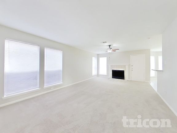 3rd image of 1702 Glacier Blue Dr
