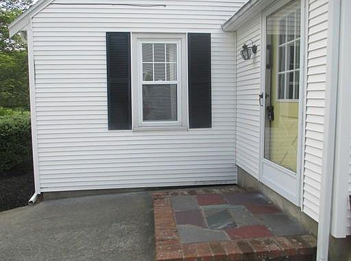 2nd image of 1604 Old Pleasant St