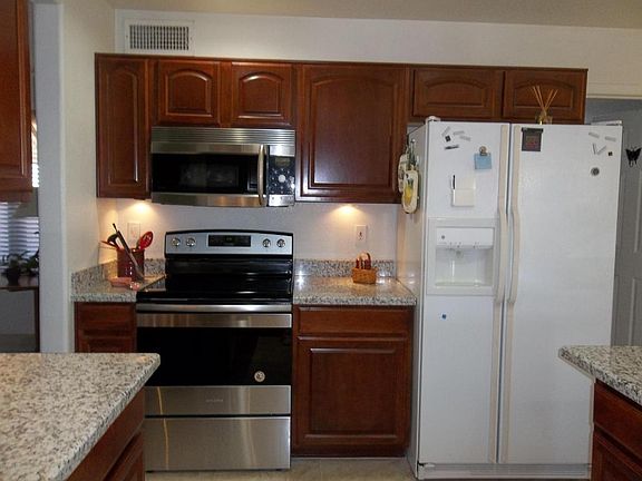 3rd image of 9173 N 82nd Ln