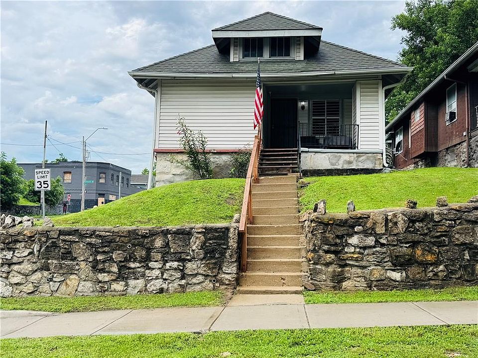 1st image of 542 Cypress Ave