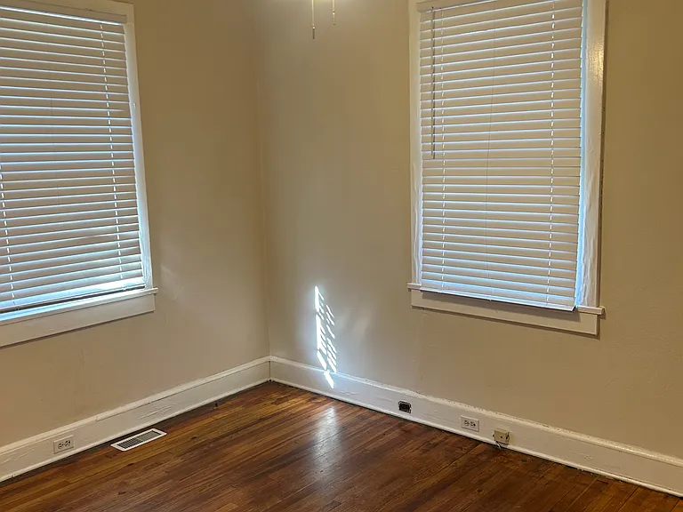 49 Ash St NE — Photo 3
