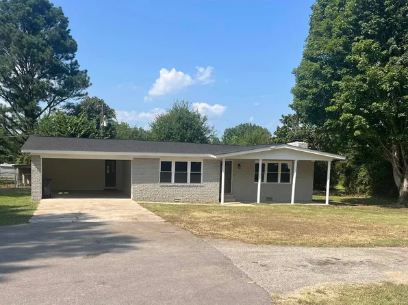 124 Sharon St, Bolivar, TN 38008