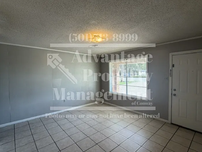 2 bed, 1.0 bath, 968 sqft, $795 — Photo 2
