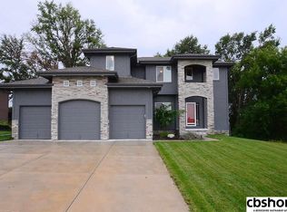4925 Waterford Ave, Bellevue, NE 68123