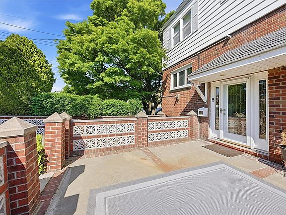 3rd image of 7320 Avenue