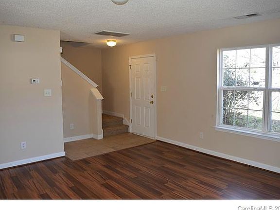 4th image of 1405 Clooney Ln