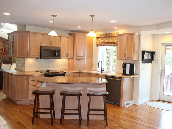 3rd image of 8130 Old Sunridge Dr