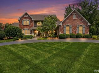 121 Ballas Ct, Saint Louis, MO 63131