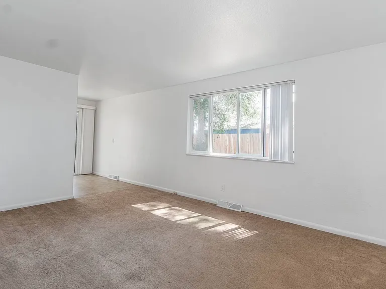 81 W Southern St — Photo 8