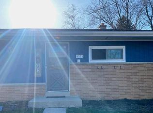 4271 S Iowa Ave, Saint Francis, WI 53235