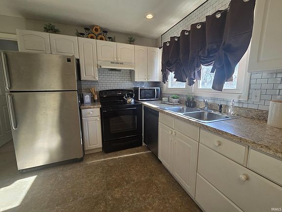 5th image of 1299 N Parklane Dr