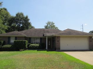 704 Tom Temple Dr, Lufkin, TX 75904