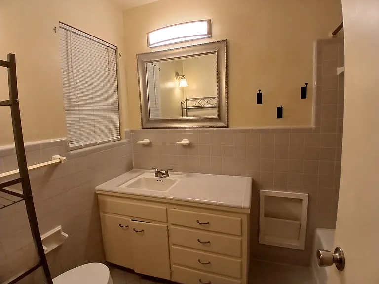 928 W Lindsey St — Photo 9
