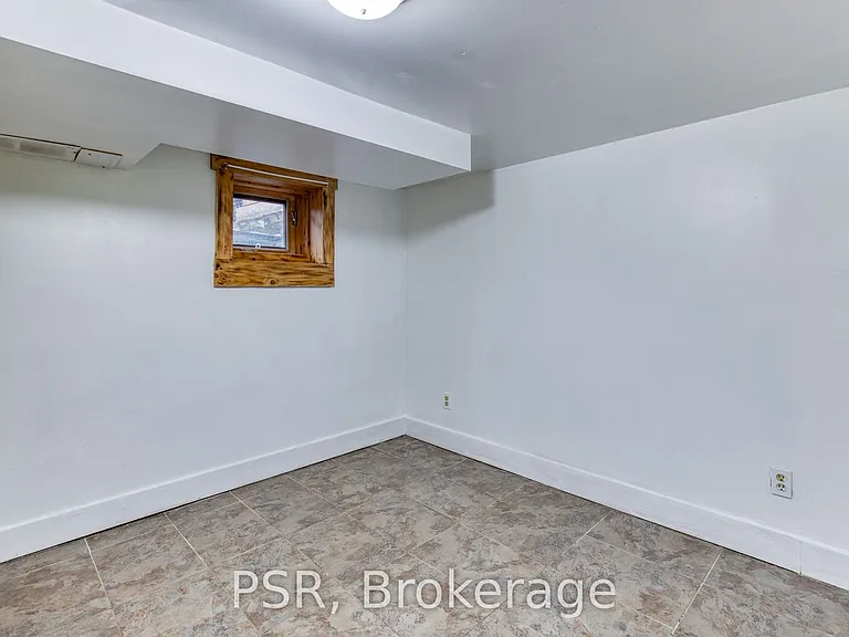 57 Eby St S — Photo 39