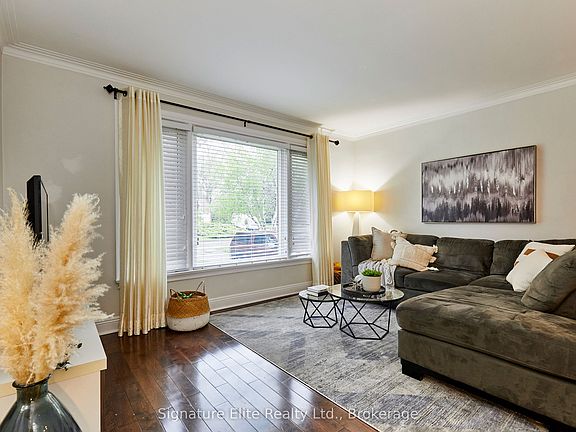 2nd image of 3 Kingsmere Cres