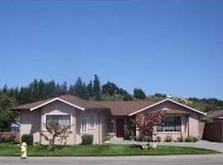 2205 Lee Ct, Fortuna, CA 95540