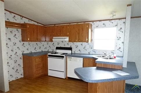 4th image of 15691 Wendell Dr