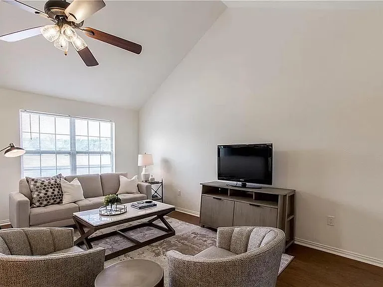 774 W Breeze Cv — Photo 25