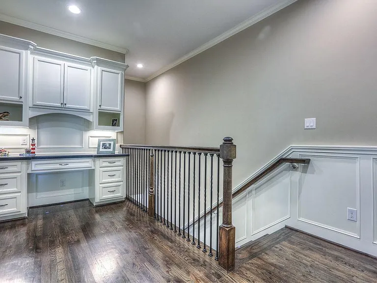 922 Alexander St — Photo 19