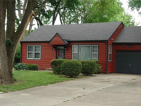 2nd image of 8212 Mackey St