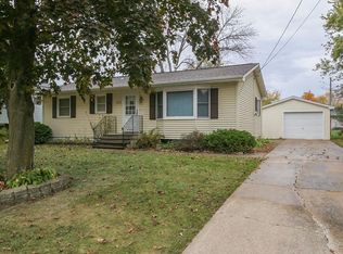 203 Howard St, Alburnett, IA 52202