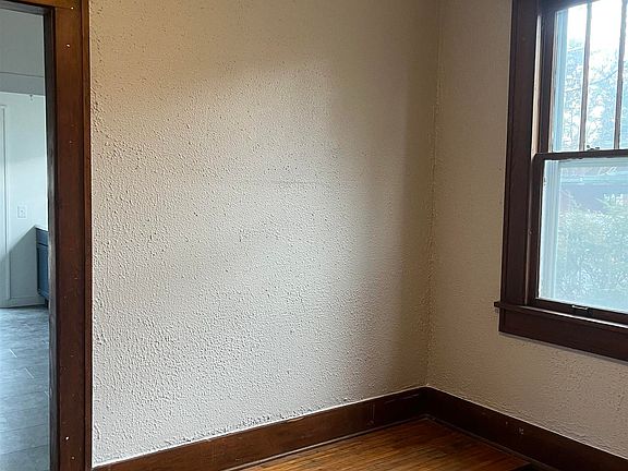 3rd image of 209 N Ward St