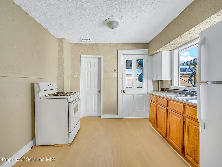1007 Washburn St #2 — Photo 9