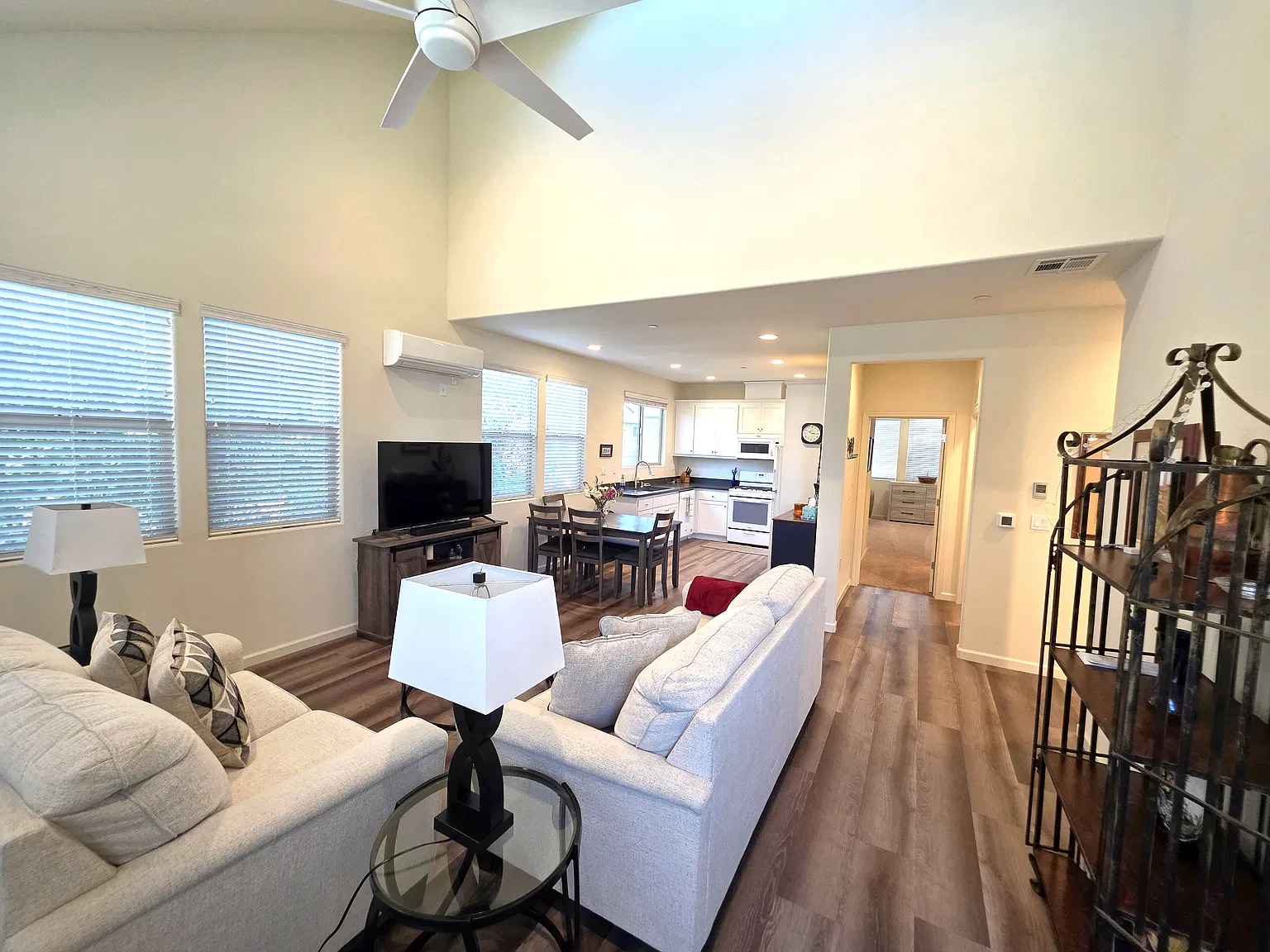 2 bed, 1400 sqft, $3,250 — Photo 2