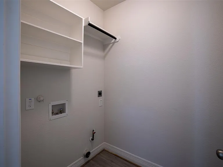 3427 Avary River Ln — Photo 13