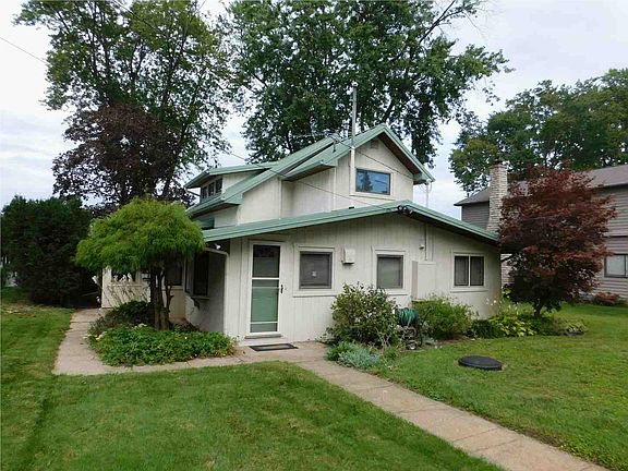 2nd image of 5222 Bateson Beach Dr NE