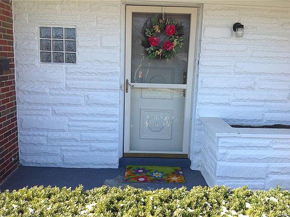 2nd image of 560 Wayne Dr