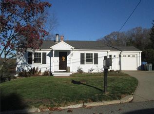 39 Rockridge Rd, Lincoln, RI 02865