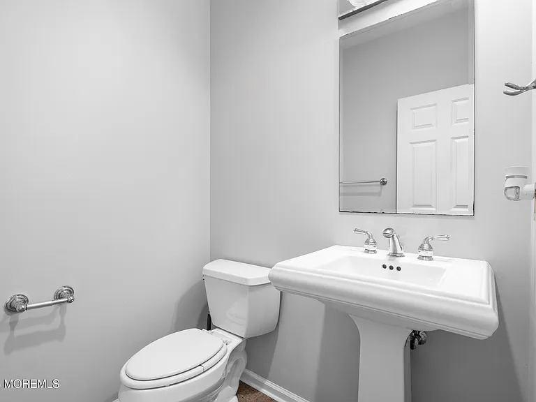 230 Norwood Ave — Photo 19