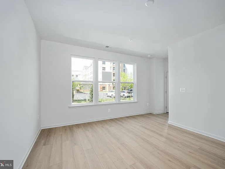 2630 Neabsco Common Pl — Photo 2