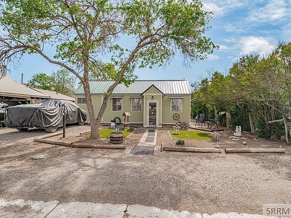4th image of 643 Decoria Ave