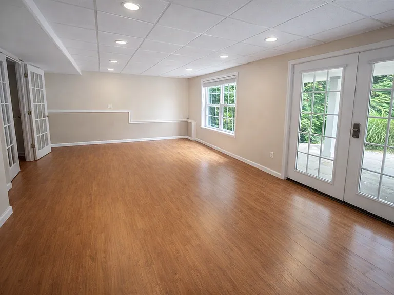 11 Paisley Ct #2 — Photo 1