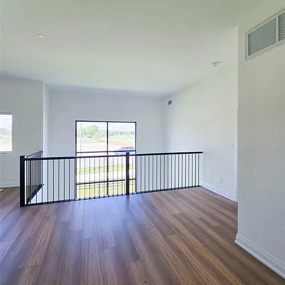 4400 Laurier Pkwy #213 — Photo 11