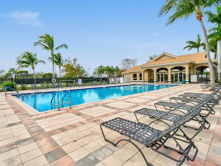 2165 SW Newport Isles Blvd — Photo 4