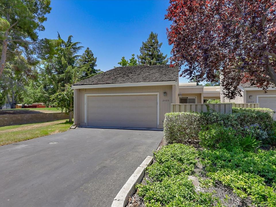 1st image of 2495 Golf Links Cir