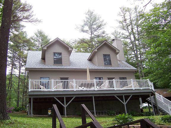 Side Facing the Lake