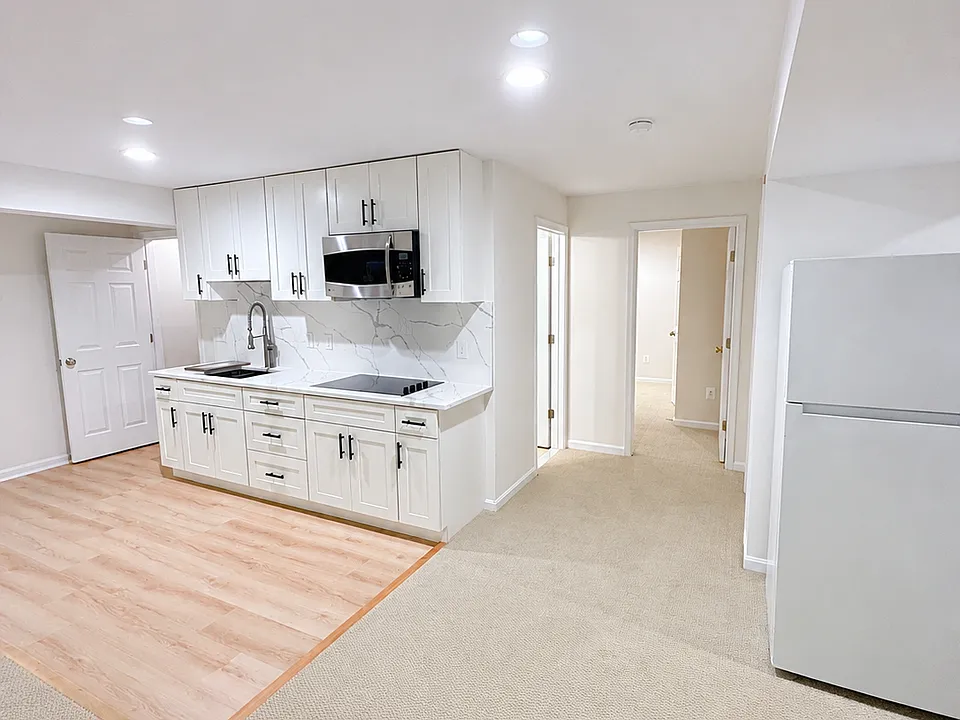 7412 Pensacola Pl