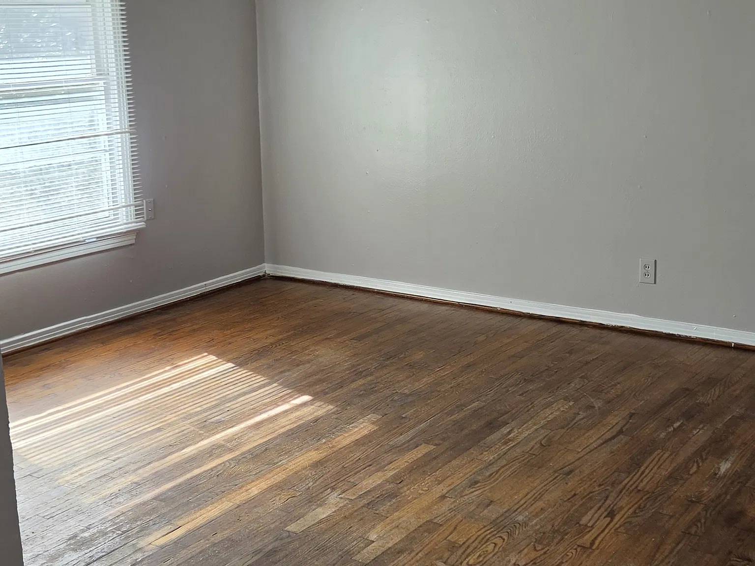 2 bed, 858 sqft, $1,750 — Photo 2