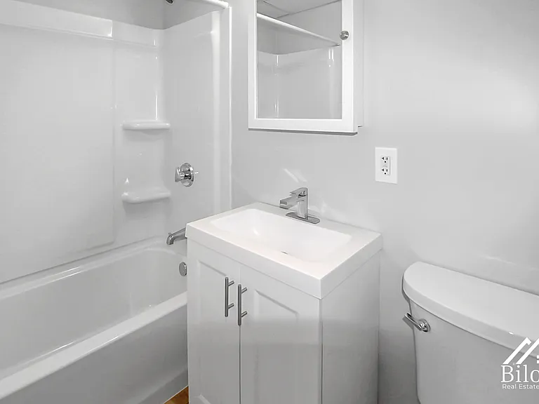 1250 South Broadway — Photo 30