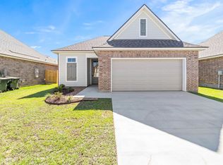 3060 Southern Trace Dr, Lake Charles, LA 70607